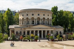 19th-arrondissement;-Architectural-heritage;-Esplanade;-France;-Greek-cross-plan;-Île-de-France-region;-Kaleidos;-Kaleidos-images;-La-parole-à-limage;-Neoclassical-architecture;-Palladio;-Paris;-Parisian-heritage;-Pedestrians;-Planted-containers;-Rotonde-de-la-Villette;-Stories-Pictures;-Summer-2026;-Tarek-Charara;-Villa-Rotonda